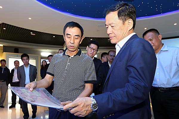 广发银行行长利明献一行到集团拜访