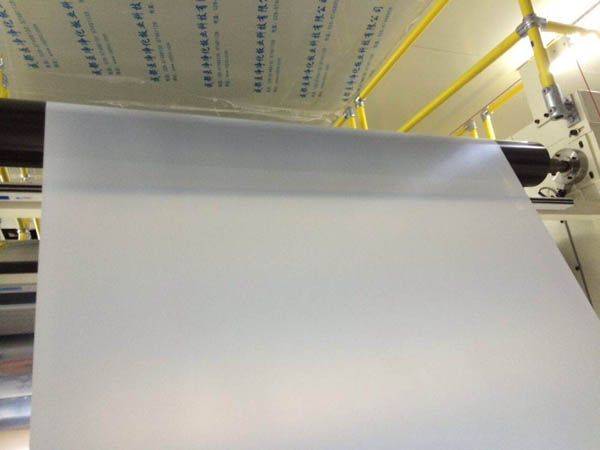 昆明纽米2×1500万平米高性能锂电池隔膜项目第一条生产线贯通